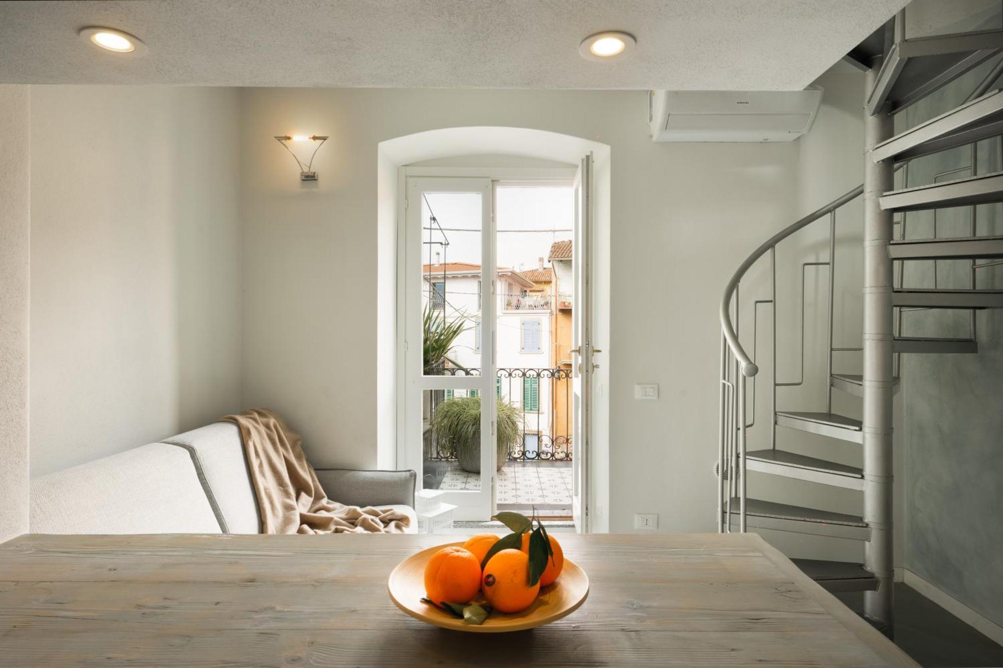 Апартаменты La Casa Sulla Terrazza Сарнико Экстерьер фото